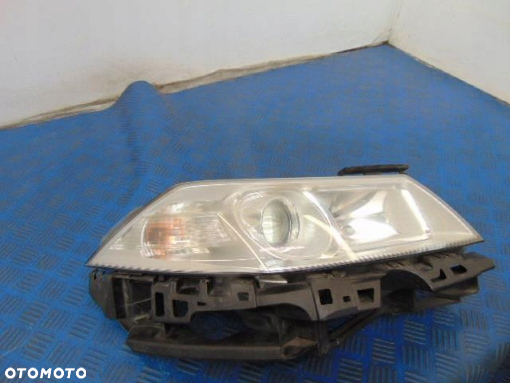 RENAULT MEGANE II LIFT KOMBI REFLEKTOR PRAWY DO POLEROWANIA. - 2