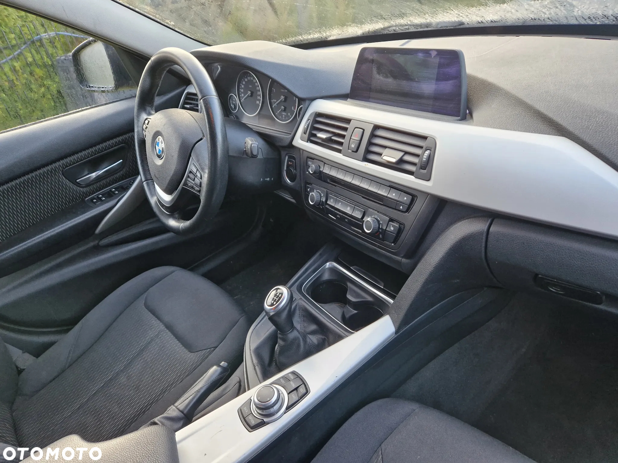 BMW Seria 3 318d M Sport Shadow - 4