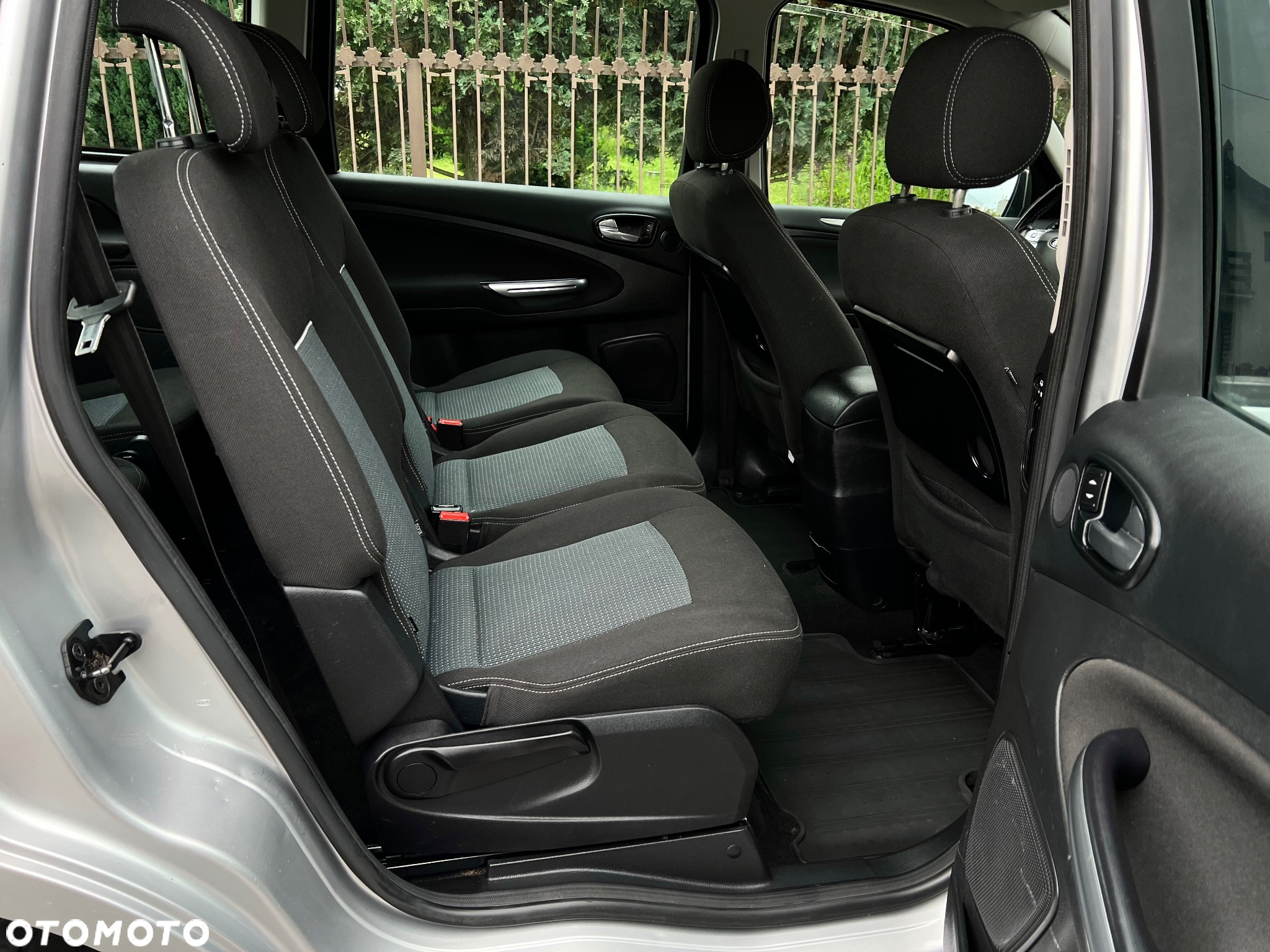 Ford Galaxy 2.0 TDCi Silver X - 11