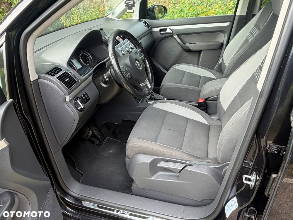 Volkswagen Touran - 25