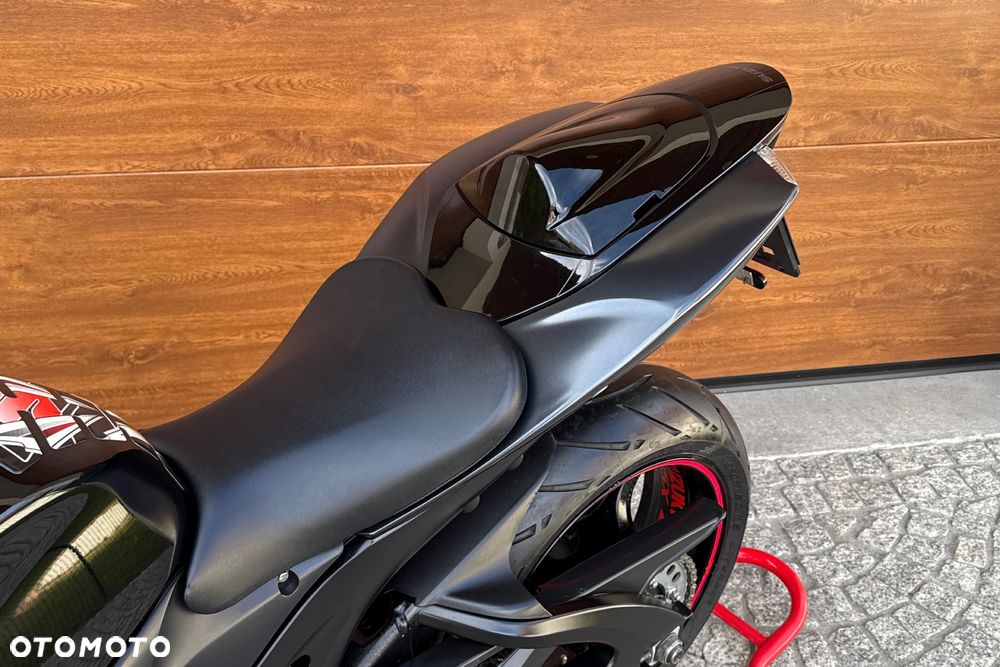 Suzuki GSX-R - 25