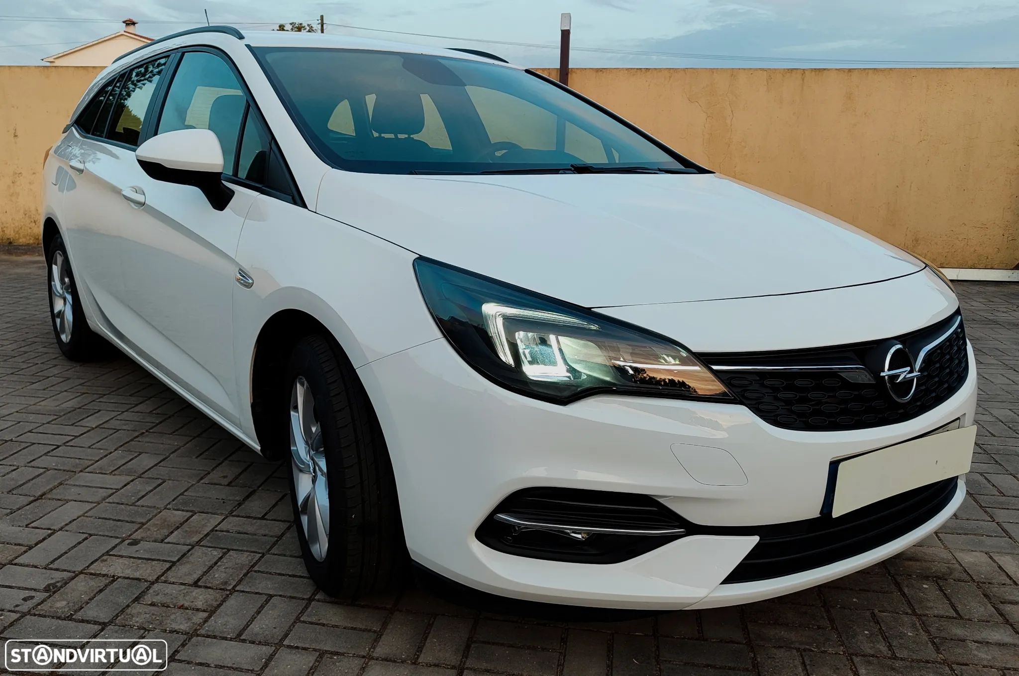 Opel Astra Sports Tourer 1.2 Turbo Start/Stop Sports Tourer - 1