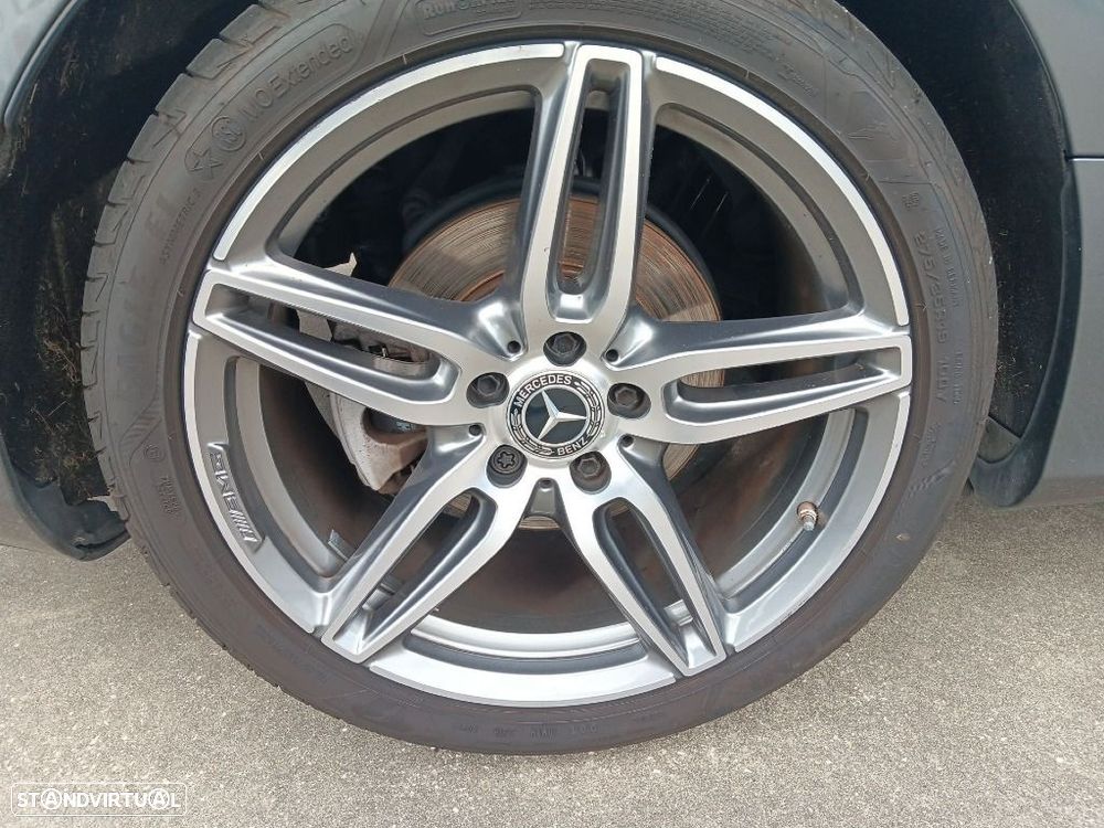 Mercedes-Benz E 220 d AMG Line - 19