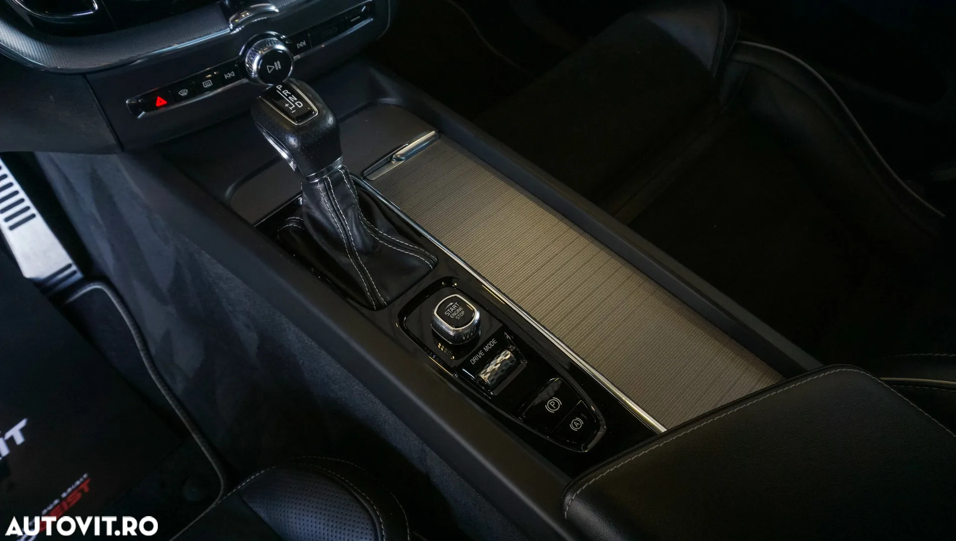 Volvo XC 60 D5 AWD Geartronic RDesign - 15