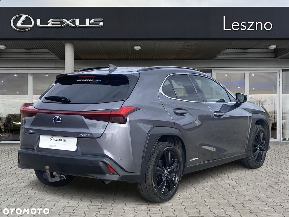 Lexus UX - 6