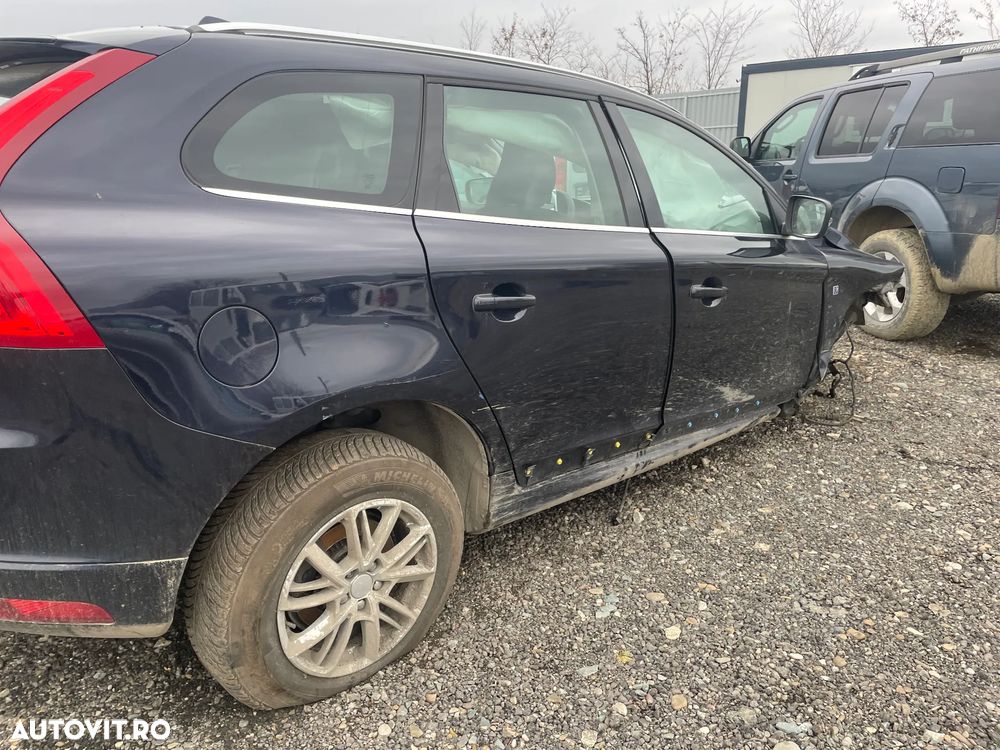 Dezmembram Volo XC60 An 2017 motor D4204T4 automata - 5