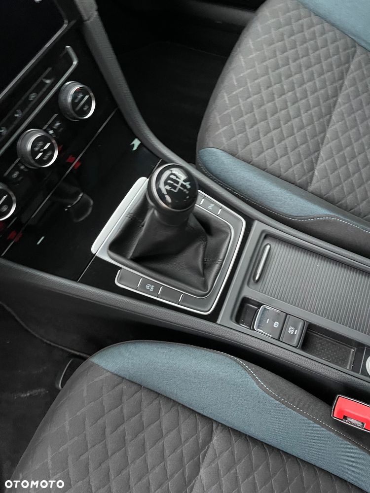 Volkswagen Golf Variant 1.6 TDI SCR IQ.DRIVE - 18