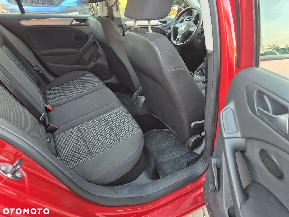 Volkswagen Golf - 22
