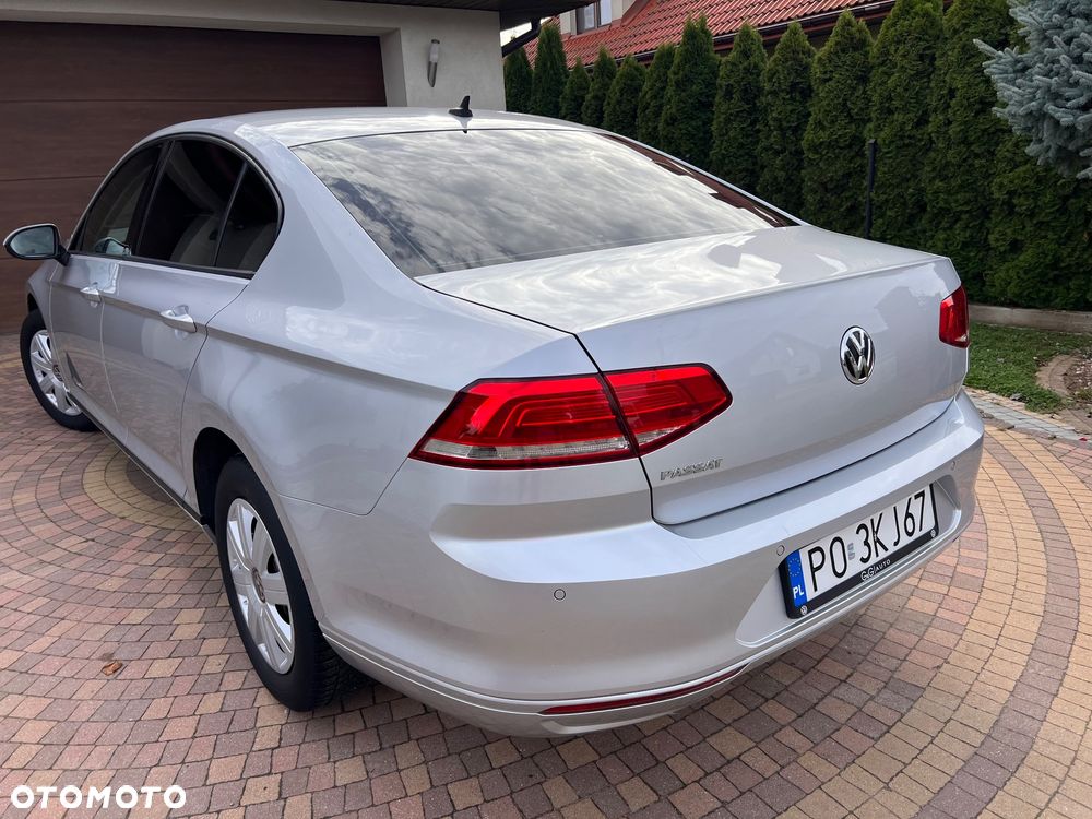 Volkswagen Passat - 36