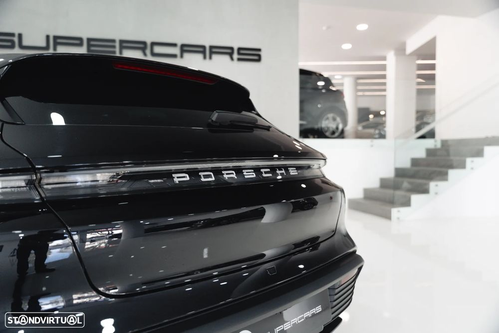 Porsche Taycan Sport Turismo 4S Black Edition - 16