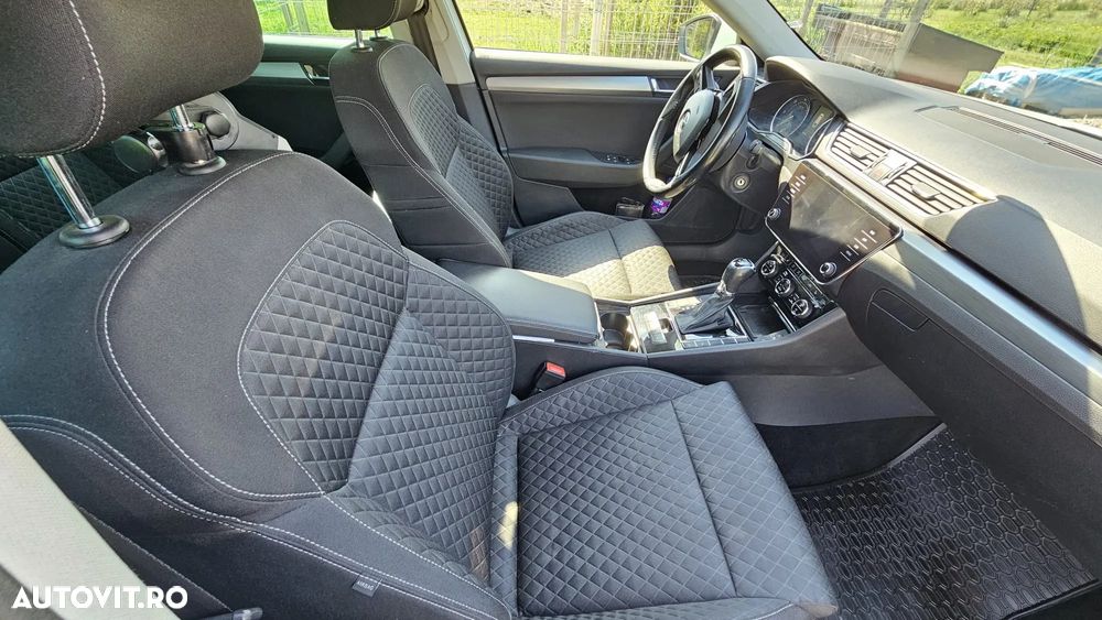Skoda Superb 2.0 TDI DSG Premium Edition - 12