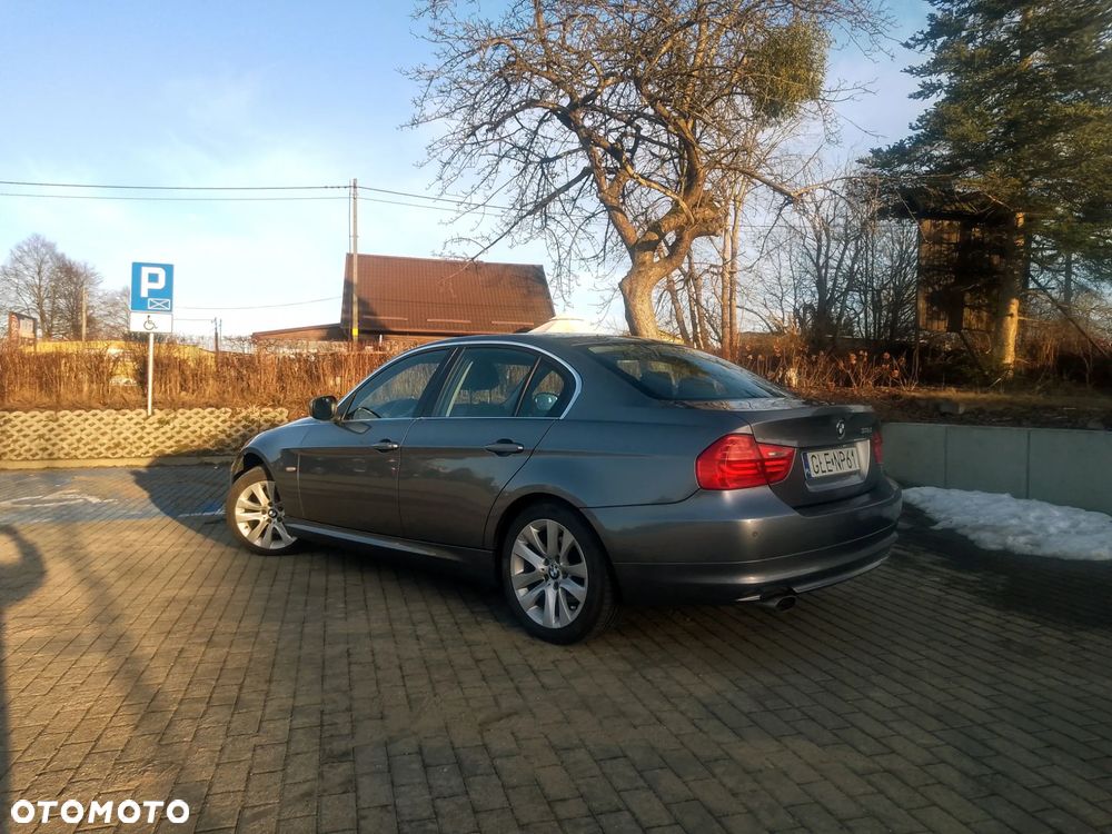 BMW Seria 3 318d - 12