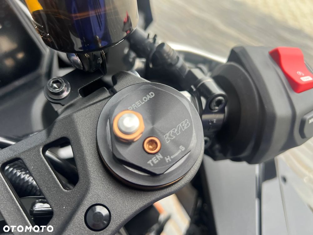 Yamaha R9 - 21