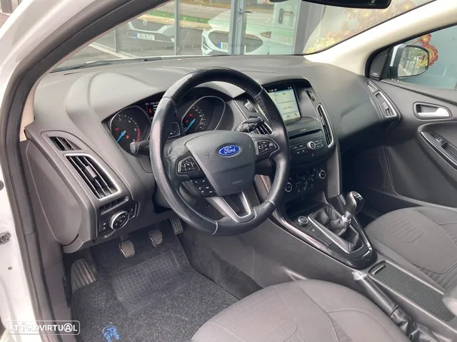 Ford Focus 1.5 TDCi ST-Line - 12