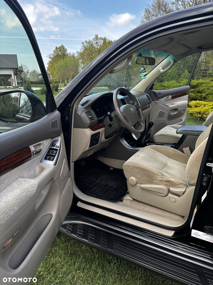 Toyota Land Cruiser - 12