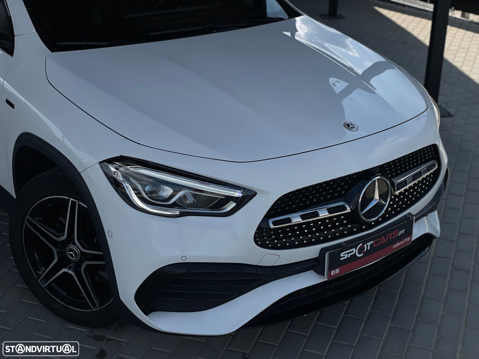 Mercedes-Benz GLA 250 e AMG Line - 2