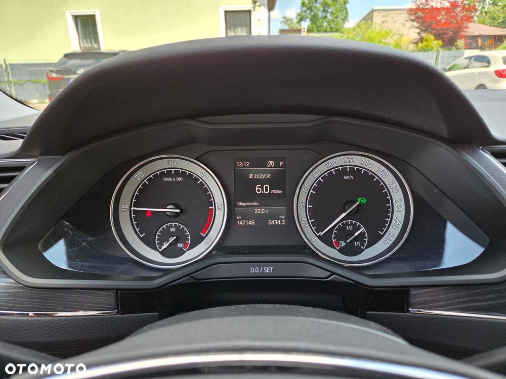 Skoda Superb 2.0 TDI Ambition DSG - 9