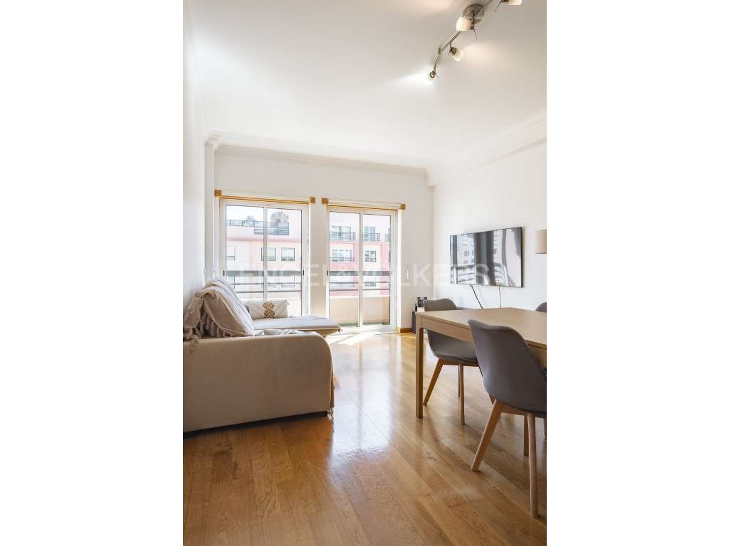 T1 com Excelente luz natural e garagem no Parque dos Príncipes, em ... - Grande imagem: 2/26