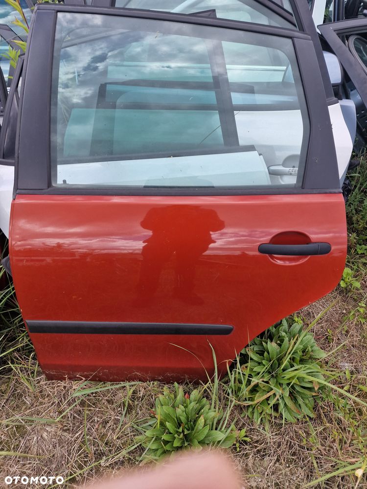 mam do sprzedania tylne drzwi do VW Polo 6.n.