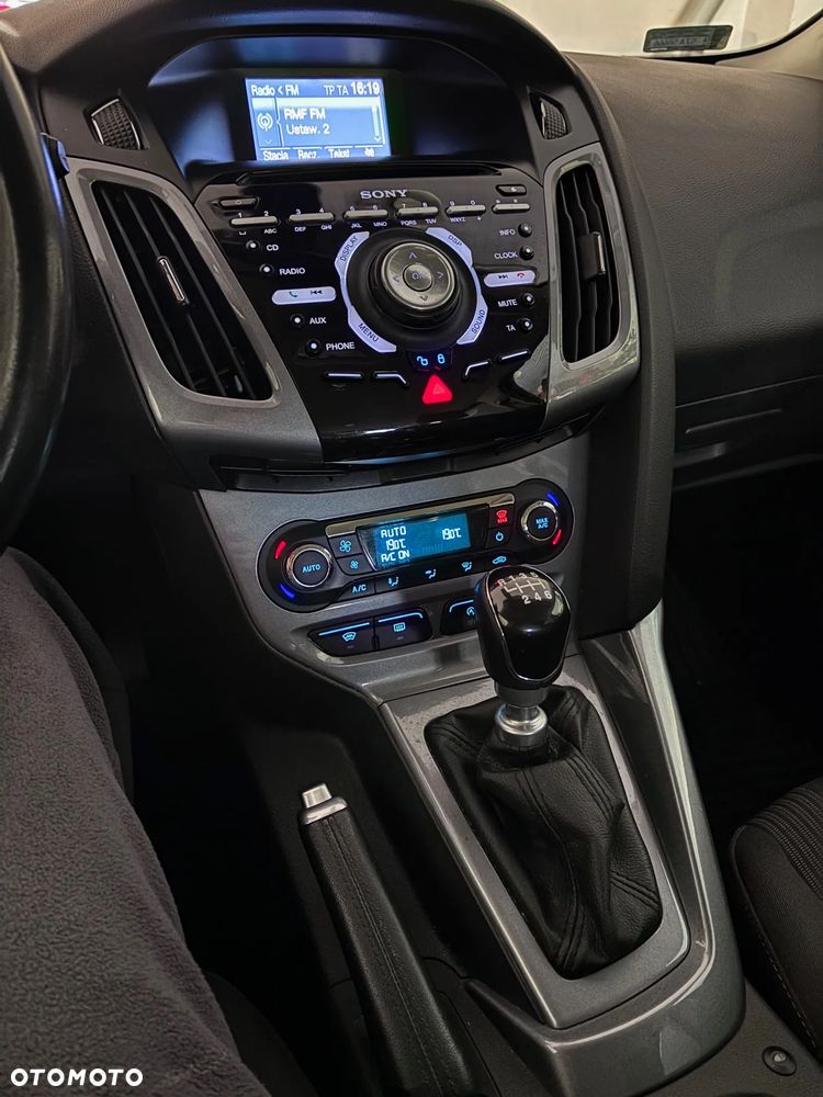 Ford Focus 1.6 EcoBoost Titanium - 26