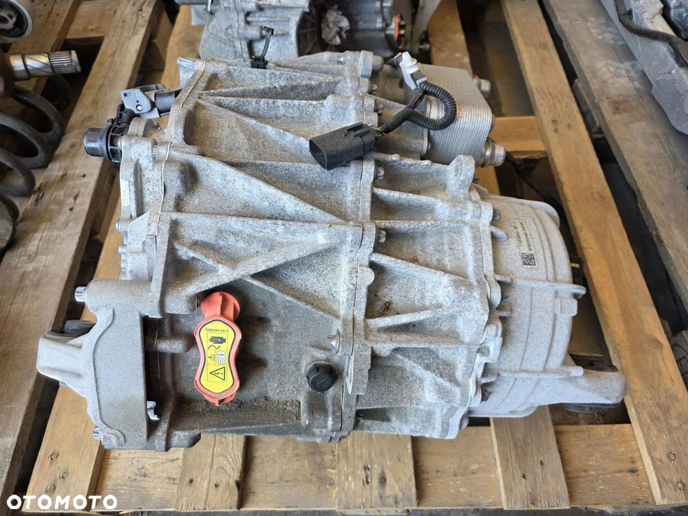 SILNIK ELEKTRYCZNY PRZEDNI TESLA 3 3D3 1120960DEJ - 1