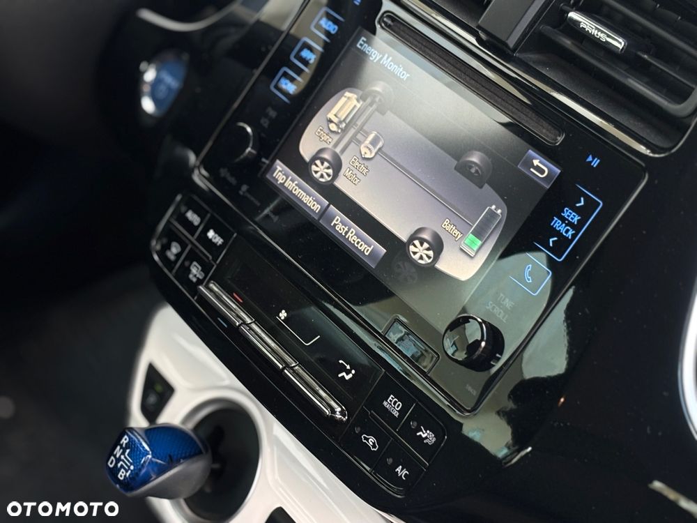 Toyota Prius 1.8 Hybrid Prestige - 25