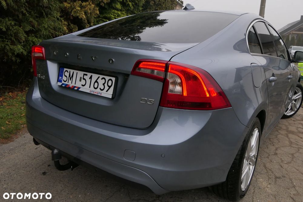 Volvo S60 D3 Drive-E Momentum - 4