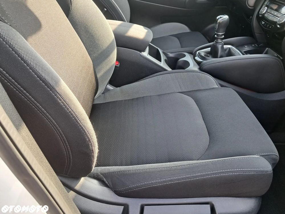 Nissan Qashqai 1.2 DIG-T N-Vision EU6 - 28