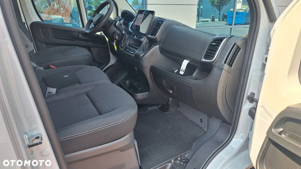 Peugeot Boxer Furgon L4H3 3.5T Heavy Diesel 2.2 180 KM Automat - 29