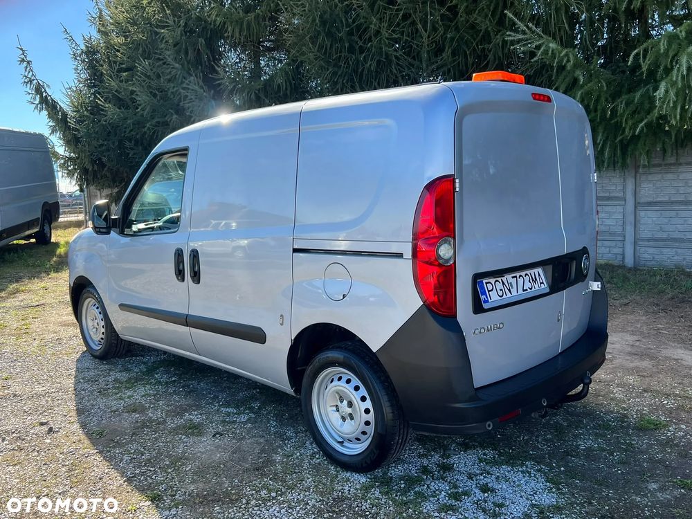 Opel Combo 1.3CDTi - 21