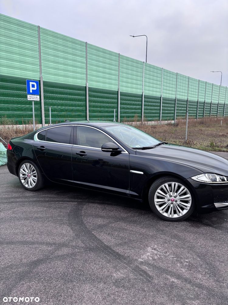 Jaguar XF 3.0 T AWD Premium Luxury - 2