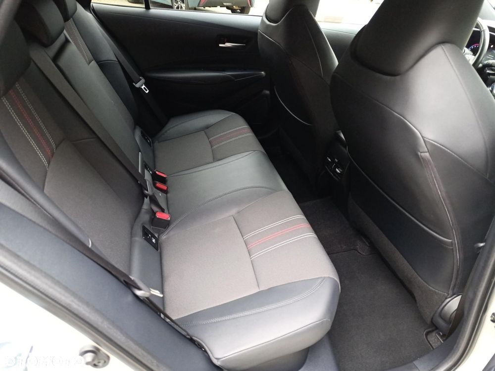 Toyota Corolla 1.8 Hybrid GR Sport - 23