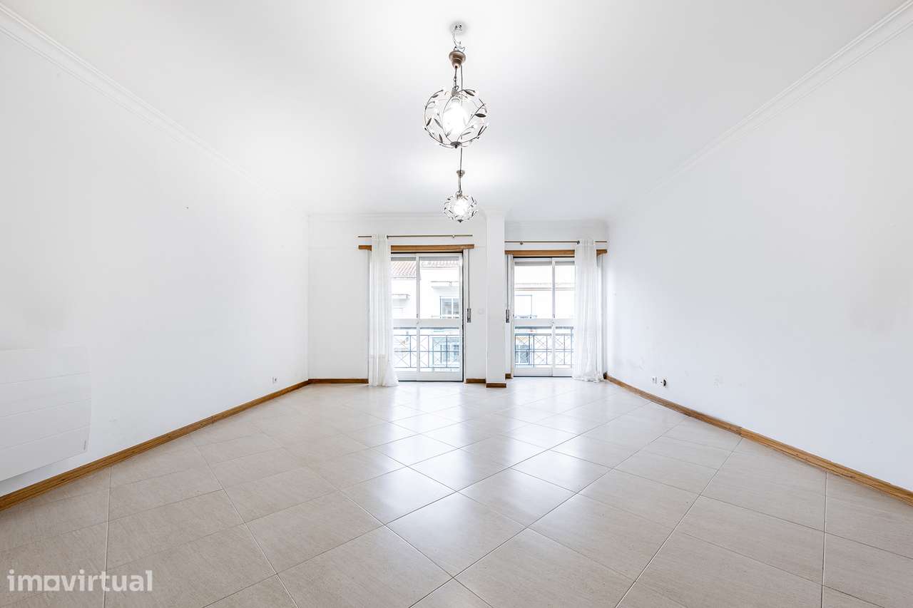Apartamento T3 - Garagem - Varanda - Arrecadação - Grande imagem: 5/36
