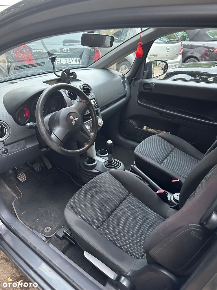 Mitsubishi Colt 1.1 - 9