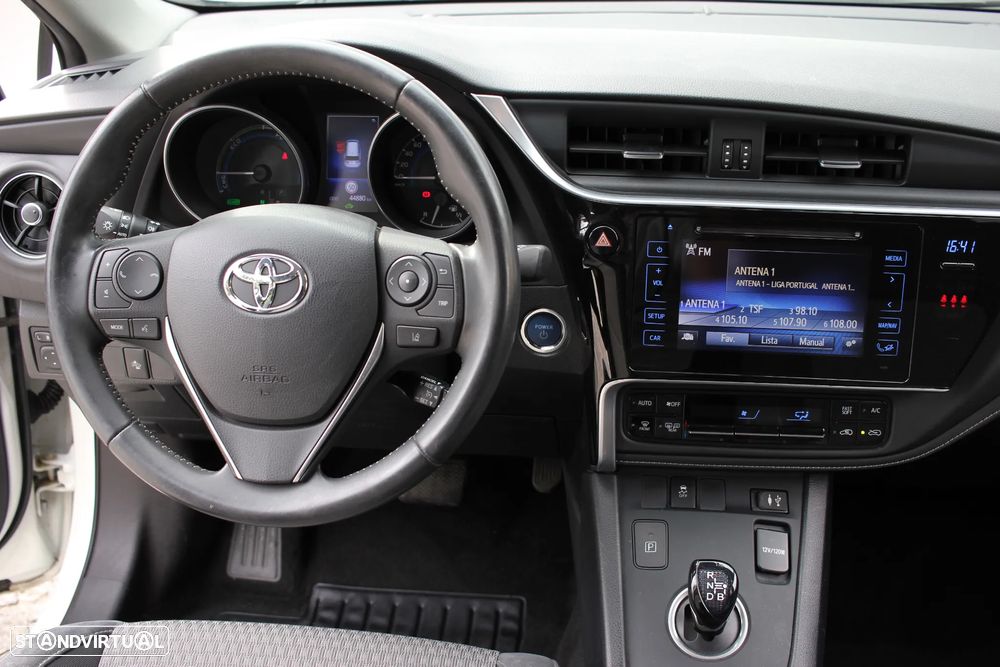 Toyota Auris Touring Sports 1.8 HSD Comfort +P.Techno+P.Sport - 22