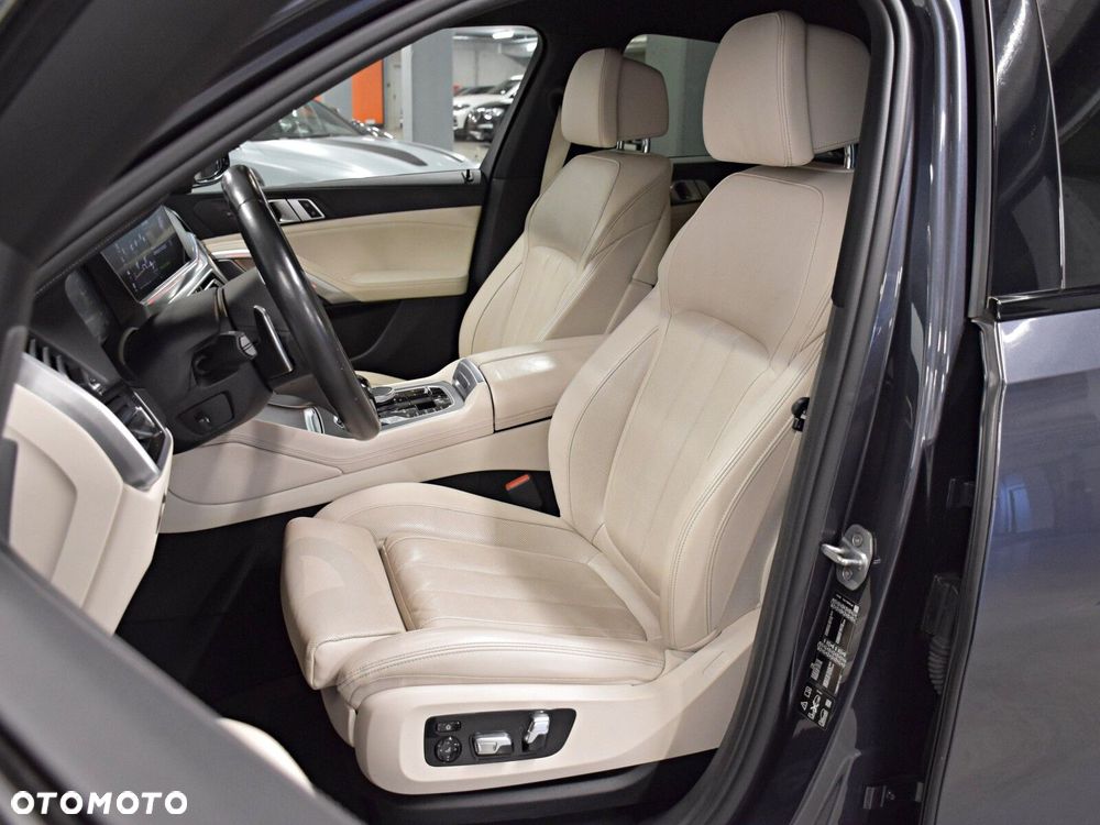 BMW X6 xDrive40i - 11