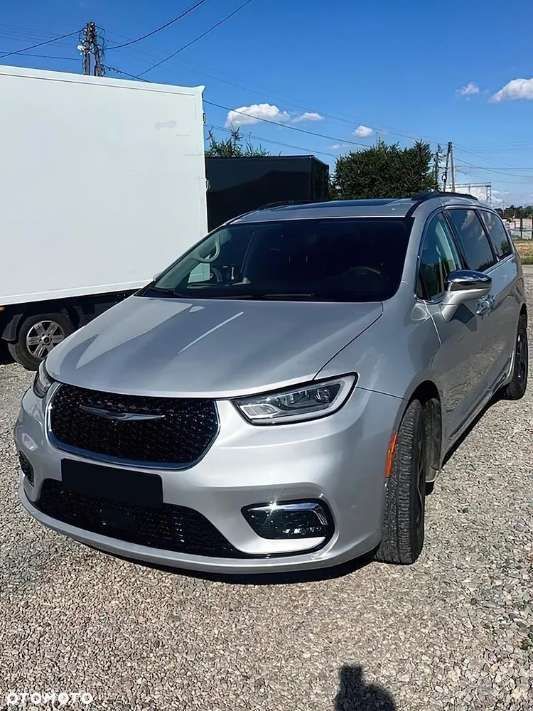 Chrysler Pacifica - 1