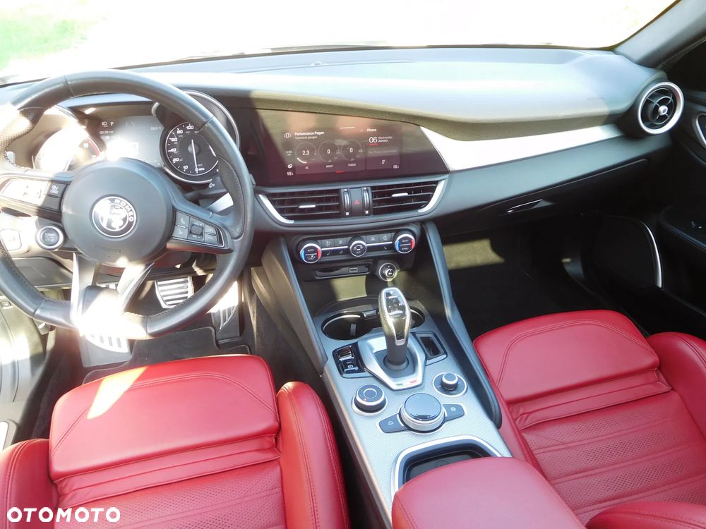 Alfa Romeo Giulia - 31