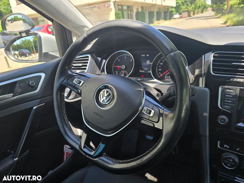 Volkswagen Golf - 5
