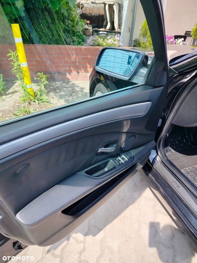 BMW Seria 5 525d - 17