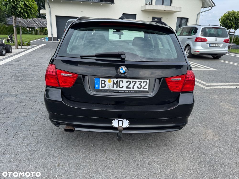 BMW Seria 3 318d - 5