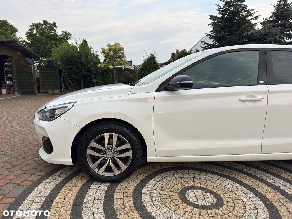 Hyundai i30 1.4 Passion Plus - 12