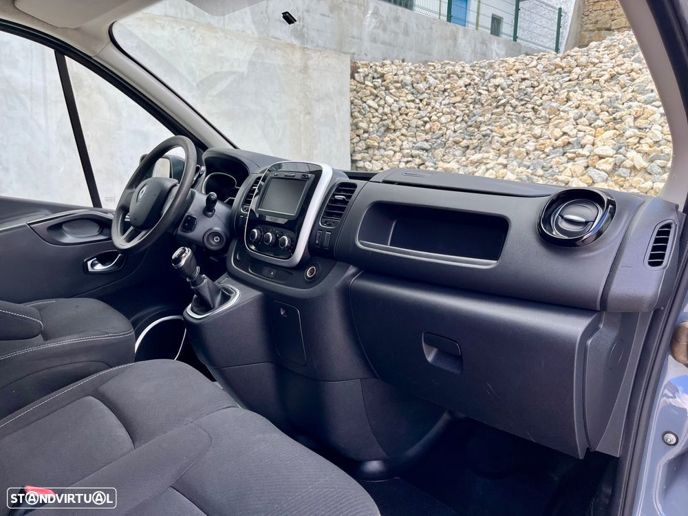 Renault Trafic 1.6 DCI Cabine dupla 6 lugares versão longa - 24