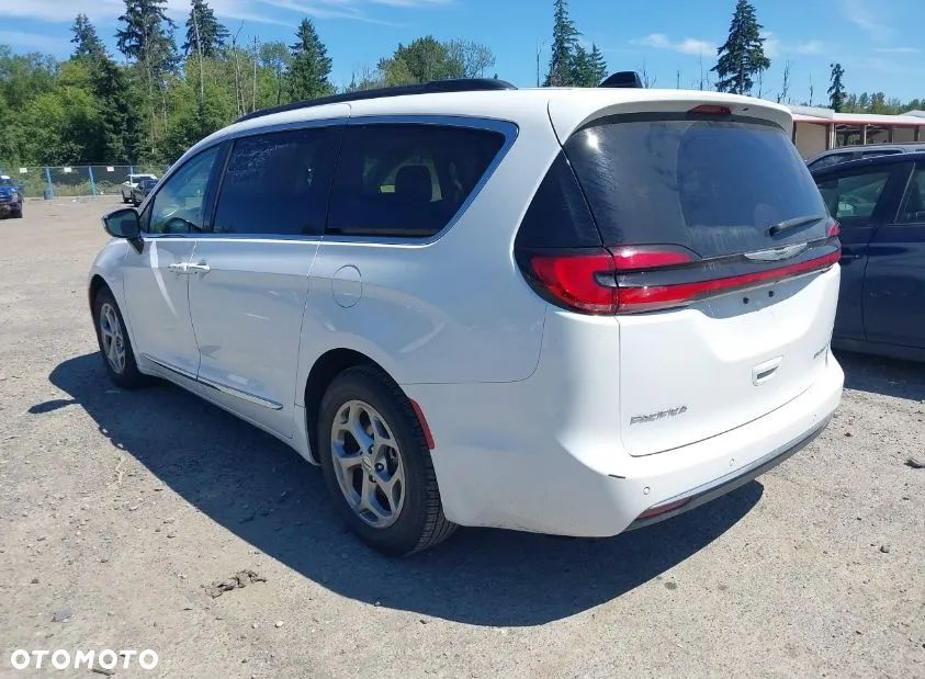 Chrysler Pacifica - 2