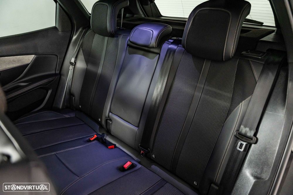 Peugeot 3008 1.6 Hybrid4 GT e-EAT8 - 11