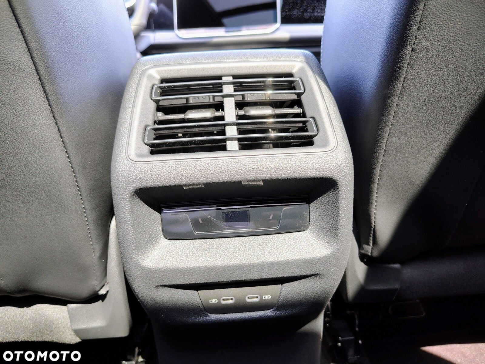Volkswagen Tiguan - 26