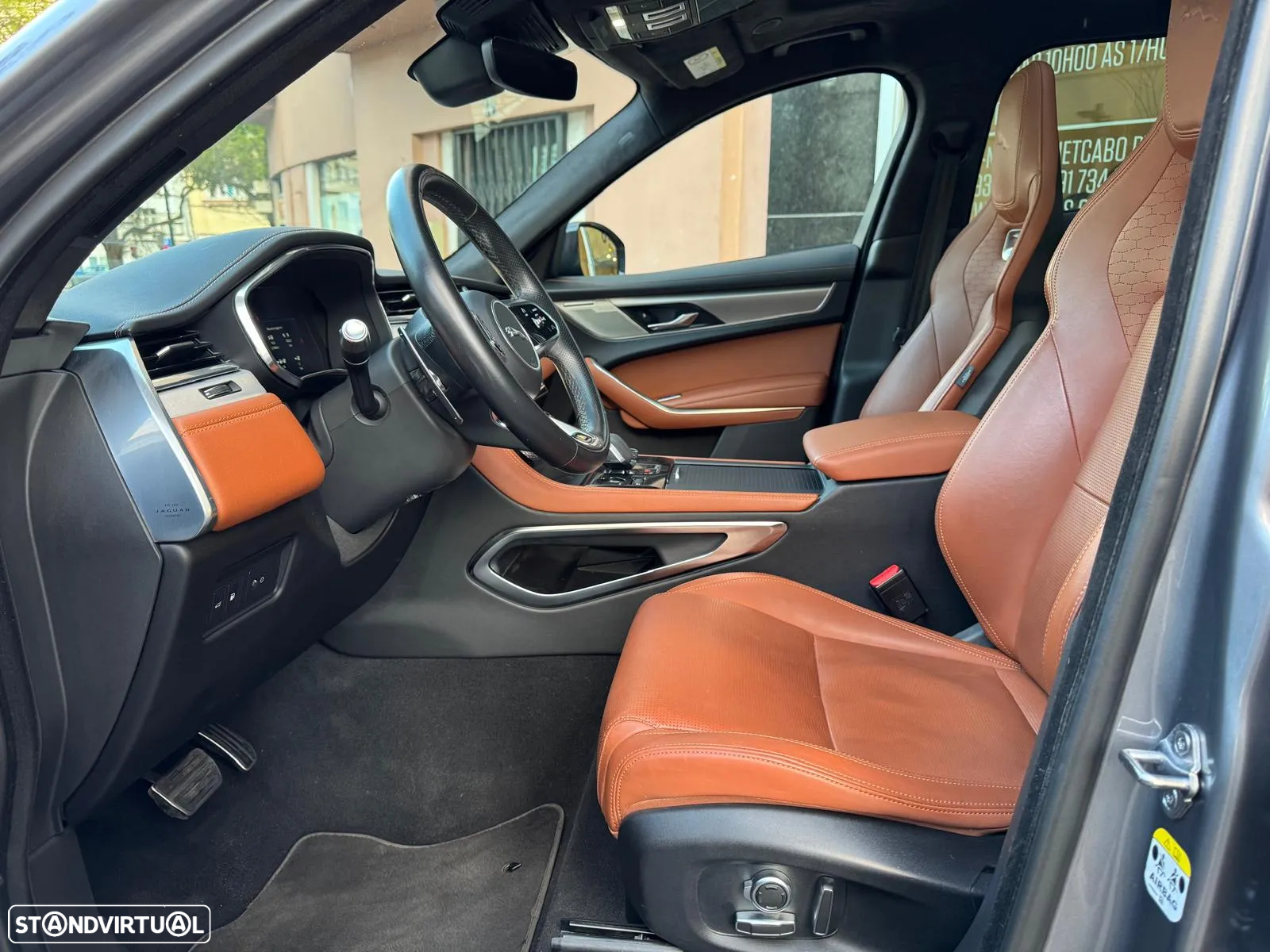 Jaguar F-Pace 2.0 P400e AWD R-Dynamic HSE - 25