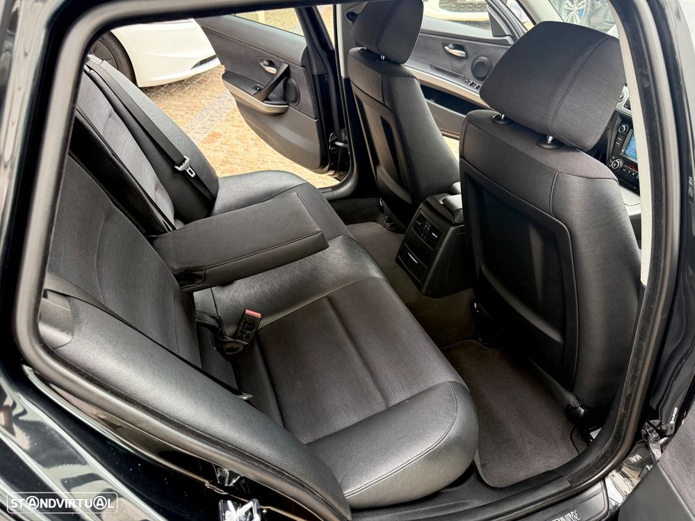 BMW 320 d Sport - 48