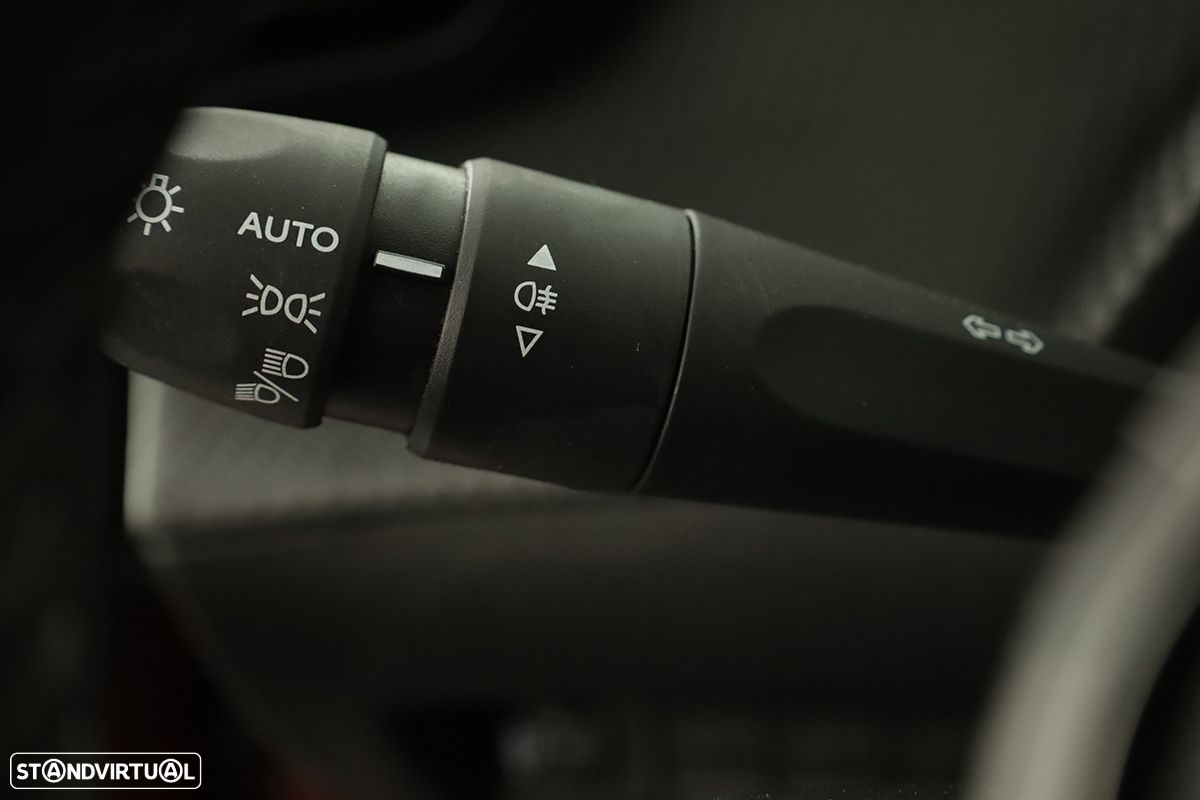Peugeot 2008 1.2 PureTech Allure - 17