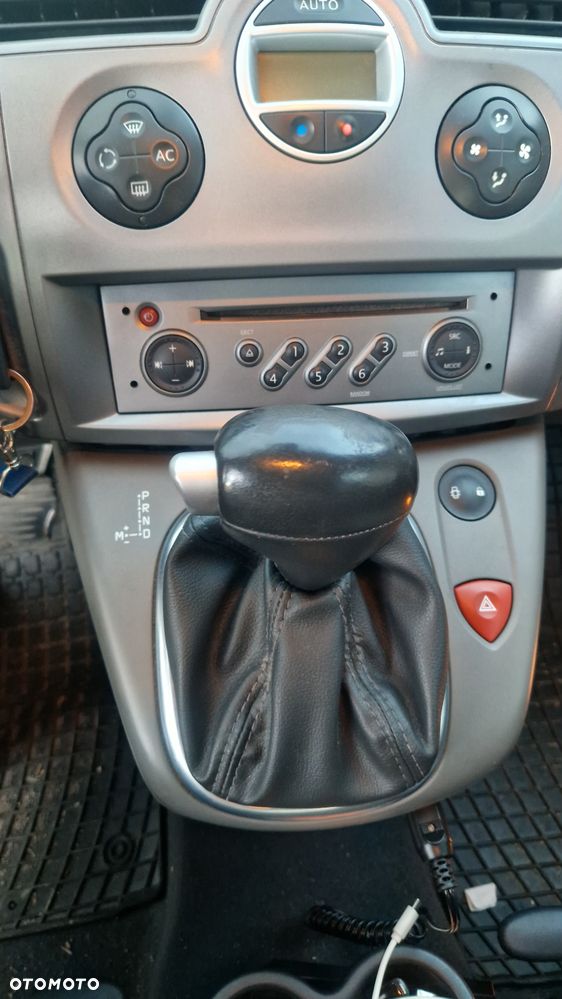 Renault Grand Scenic - 10
